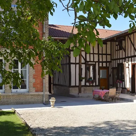 בית כפרי La Pinsonniere *